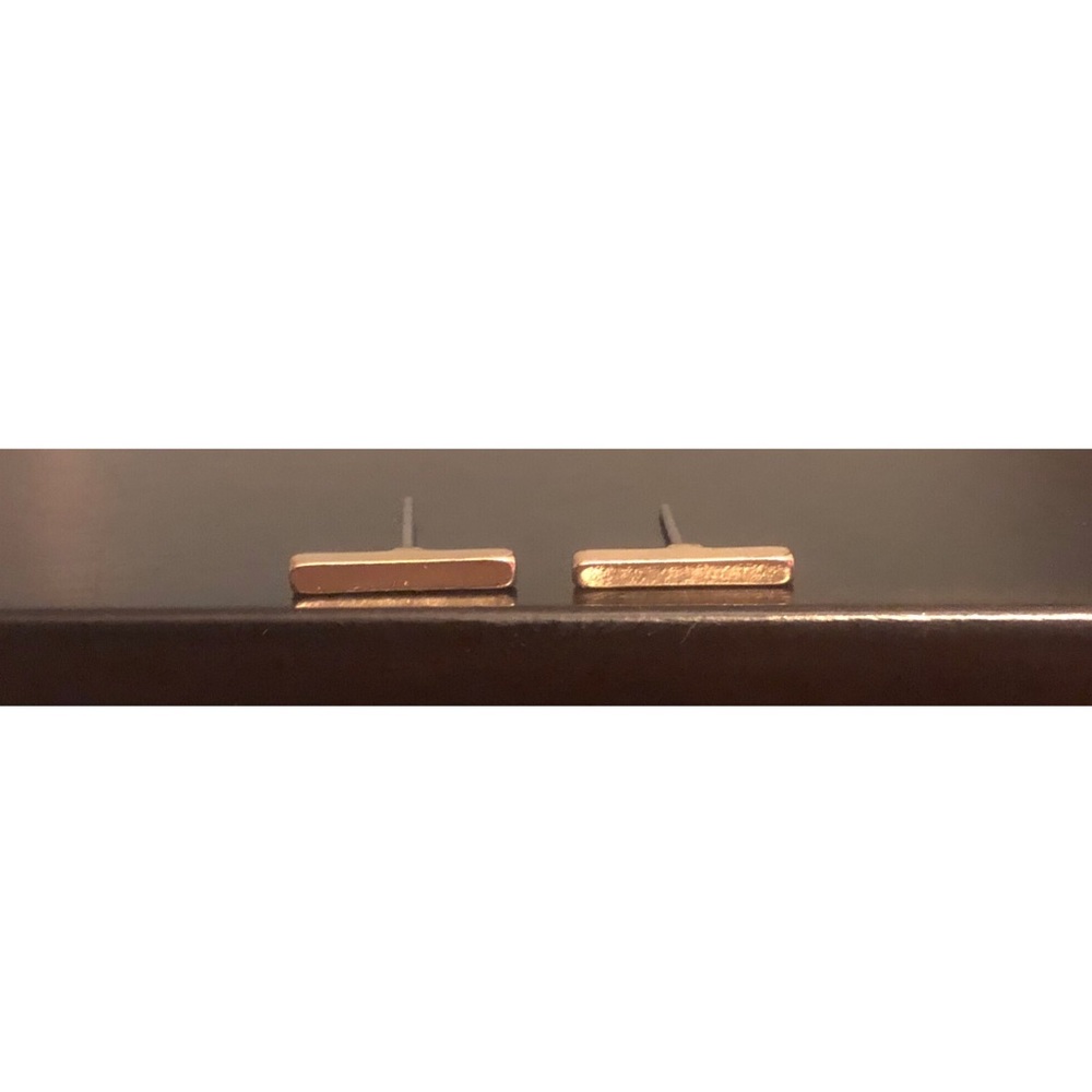 Gold bar earrings